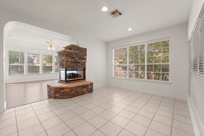 Building Photo - 167 N Whistlers Bend Cir