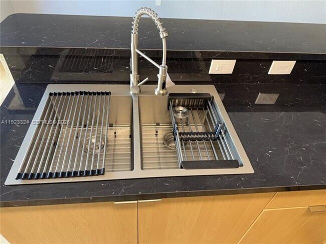 Building Photo - 10803 NW 83rd St