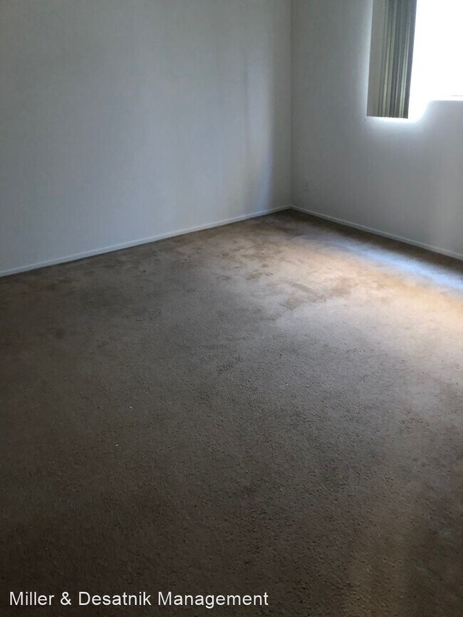 Building Photo - 11806 Mayfield Ave