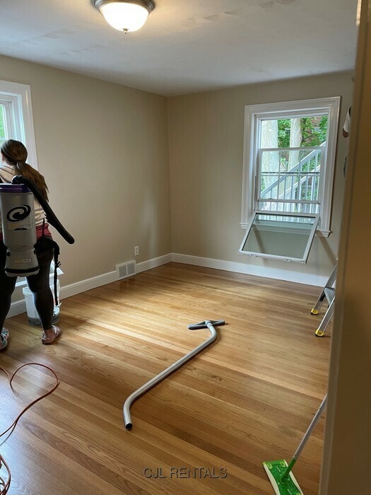 Building Photo - 144 Summer St