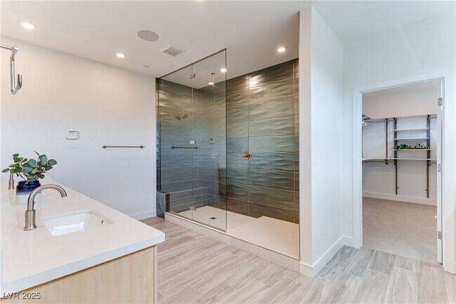 Building Photo - 214 Abbey Hill St