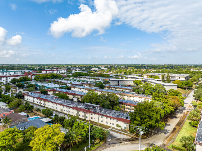 Building Photo - Bristol Court