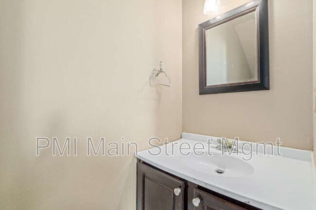 Building Photo - 6677 Ryan Chase Ct