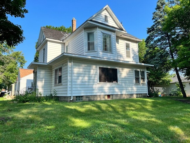 Building Photo - 900 W Parker St