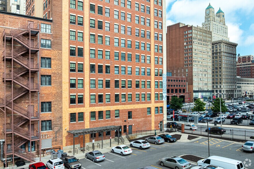 Building Photo - Professional Building Lofts