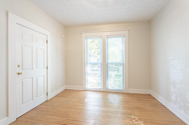 Building Photo - 284 Pearl St