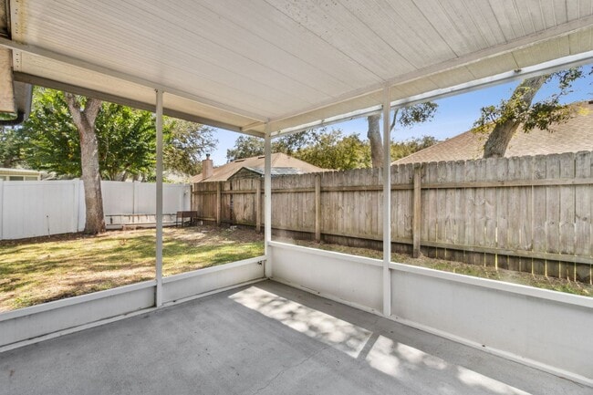 Building Photo - Charming 3BR/2BA Home on Amelia Island – C...