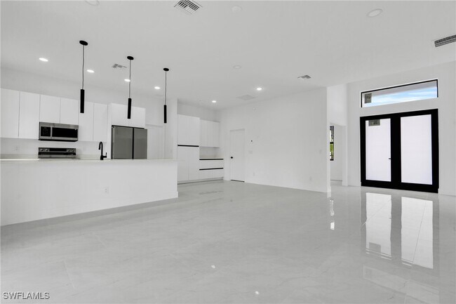 Building Photo - 2611 45th St W