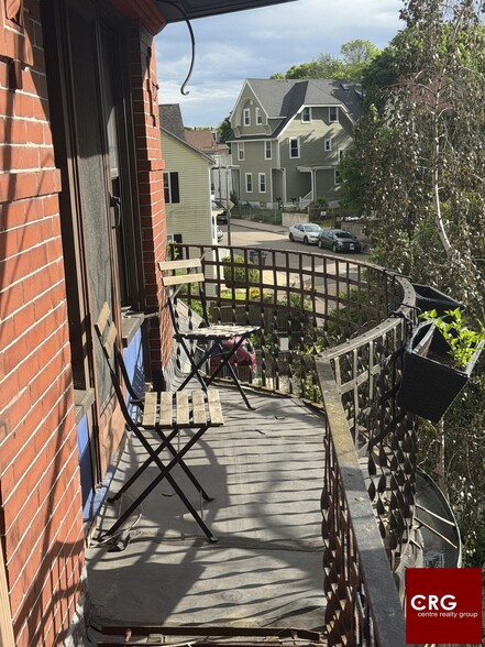 Building Photo - 54 Monadnock St