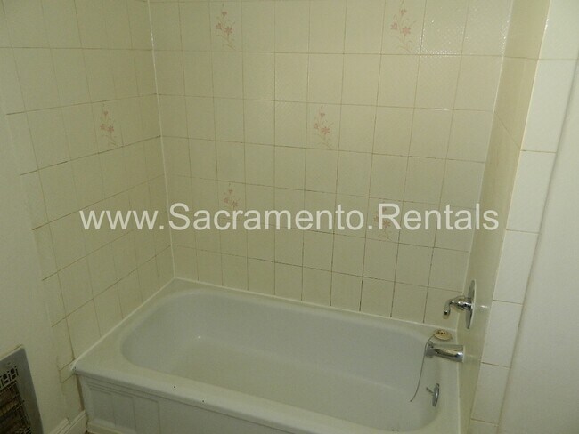 Building Photo - Charming Arden Area 3bd/1ba House with Garage