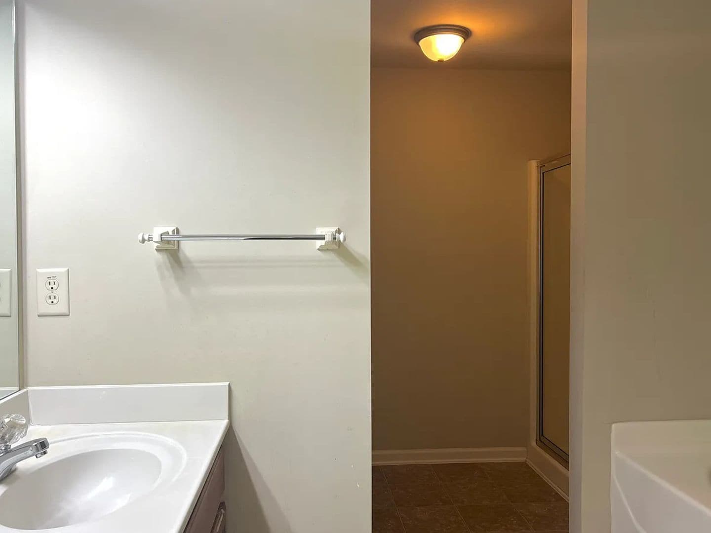 Building Photo - 6211 Crestgate Ln