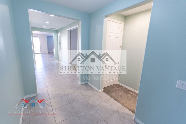 Building Photo - 22486 E Russet Rd