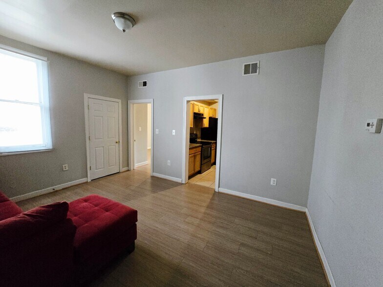 Building Photo - 615 Homestead St