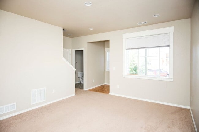 Building Photo - 532 Walhalla Ct