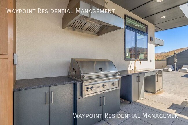 Building Photo - 4430 E Haystack St