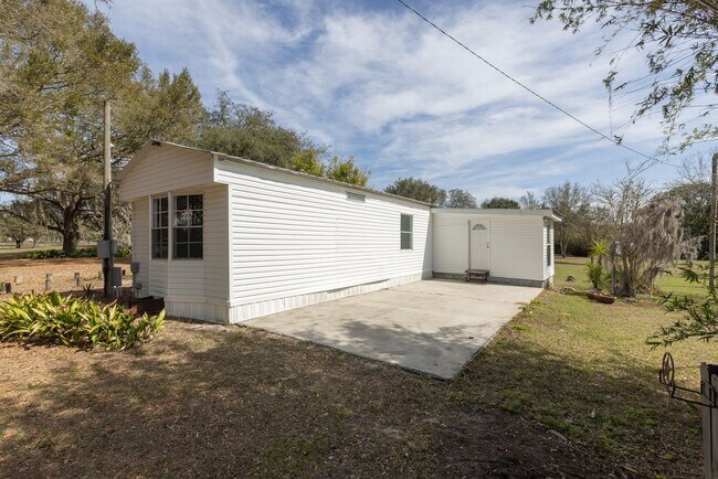 Building Photo - 2BR/2BA with Den Mobile Home on +/-5 Acres