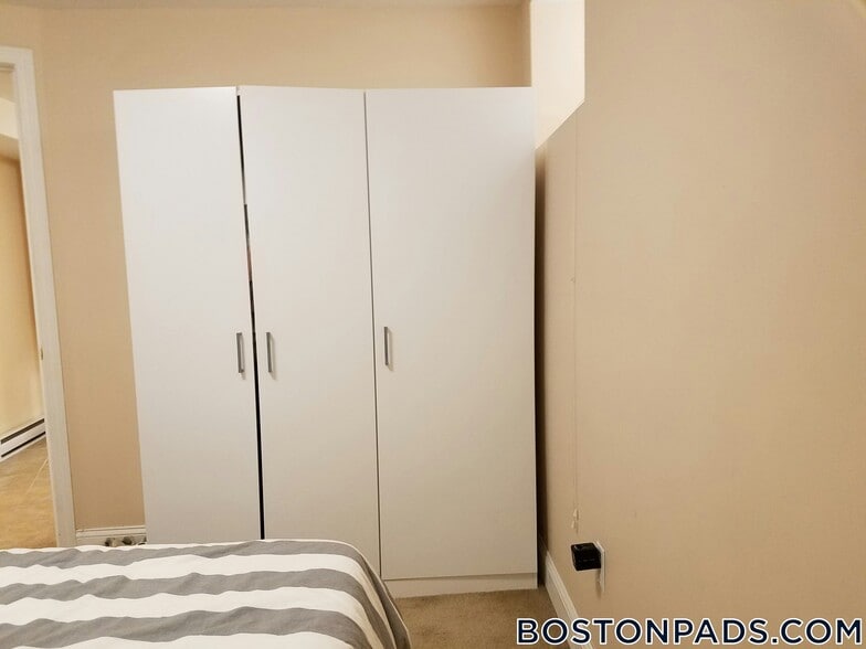 Building Photo - 895 Huntington Ave