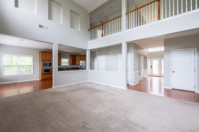 Building Photo - 7283 Simon St