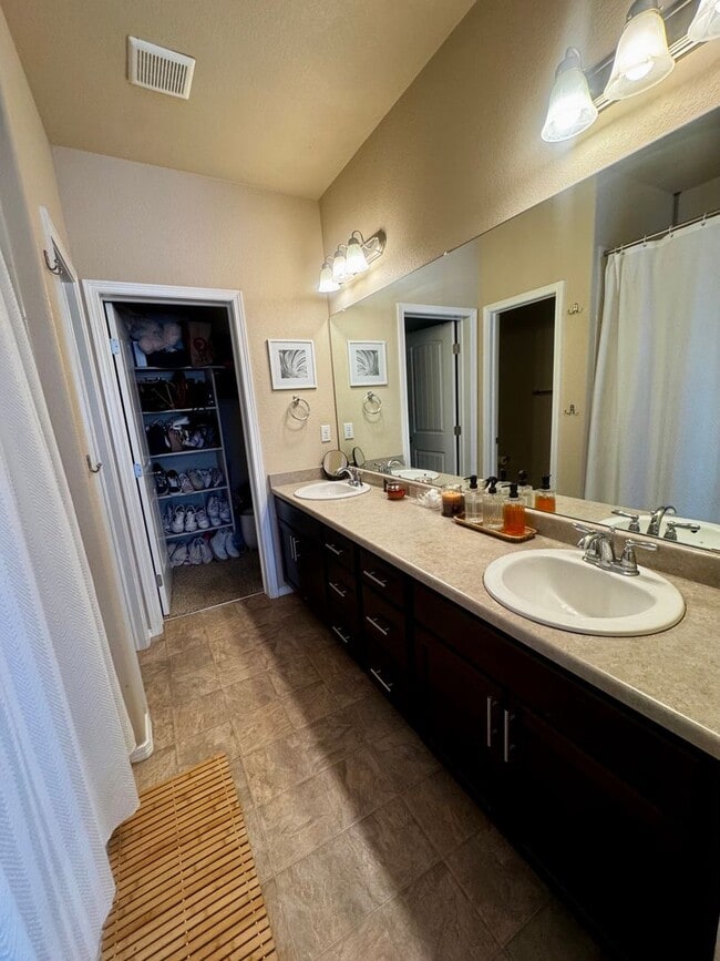 Building Photo - 5337 Prominence Point