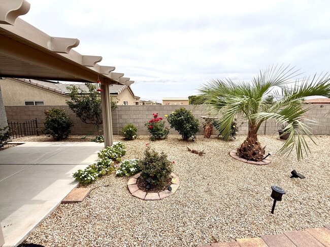 Building Photo - Stylish 3BR Home in Cerbat Vistas | Split Floor Plan, Covered Patio & 2-Car Garage!