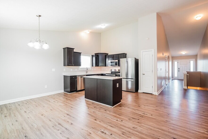 Building Photo - 349 Cloverhill Dr