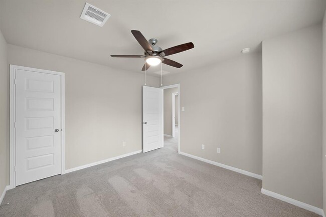 Building Photo - 3346 Torrey Pines Dr