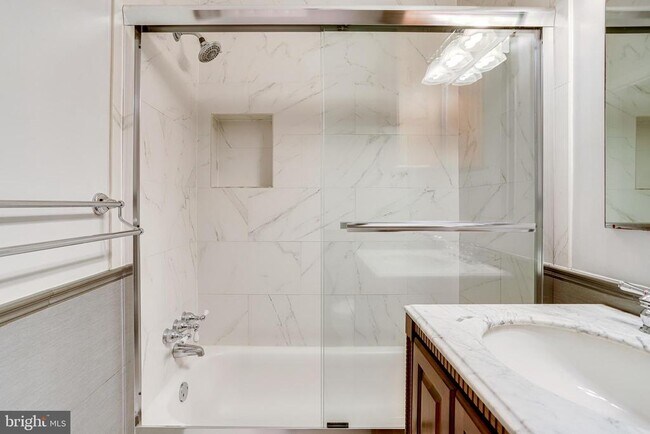 Building Photo - 7321 Reddfield Ct