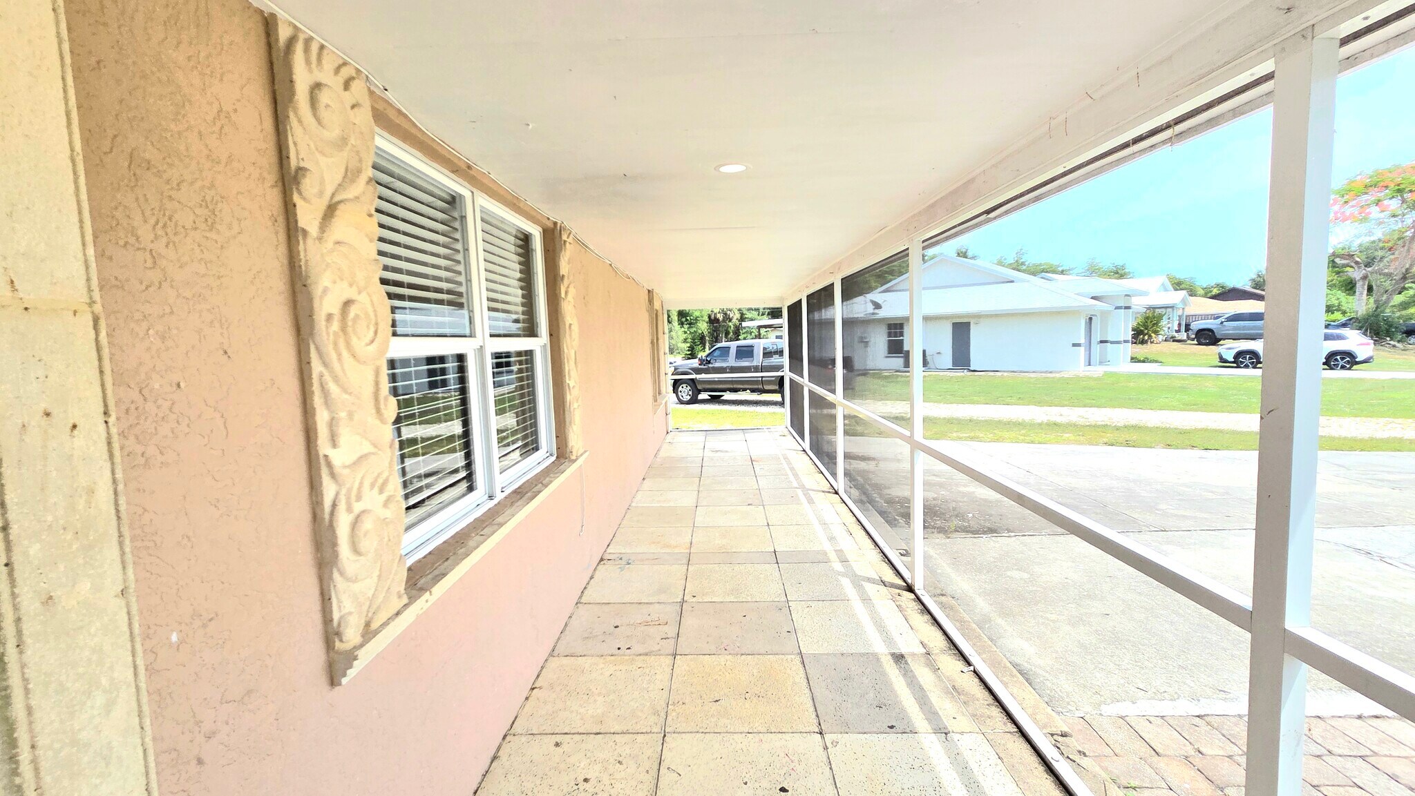 Front Screen lanai - 5529 Hardee St