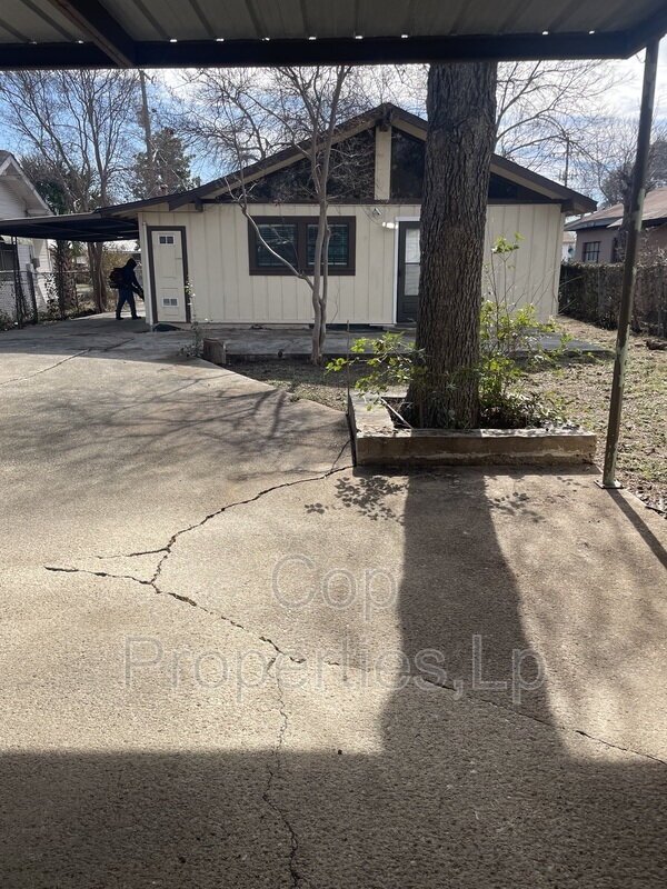 Building Photo - 255 Cumberland Rd