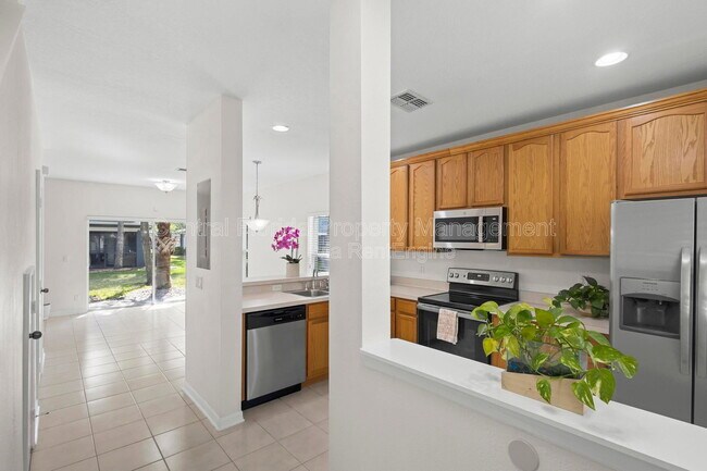 Building Photo - 3434 Wilshire Way Rd