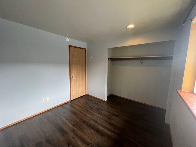 Building Photo - 2217 W Xenia Ln