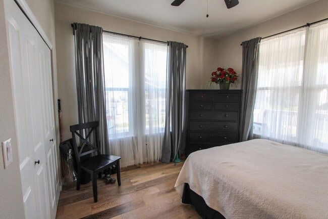 Building Photo - RENOVATED 3-BEDROOM HOME IN BEACON HILL