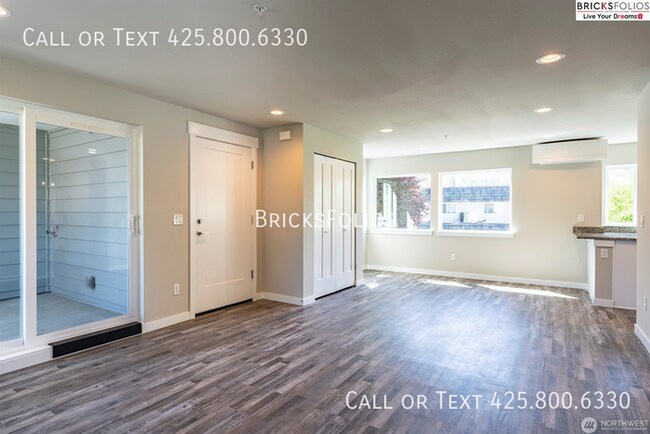 Building Photo - Welcome to Comfort and Charm in Your Monro...