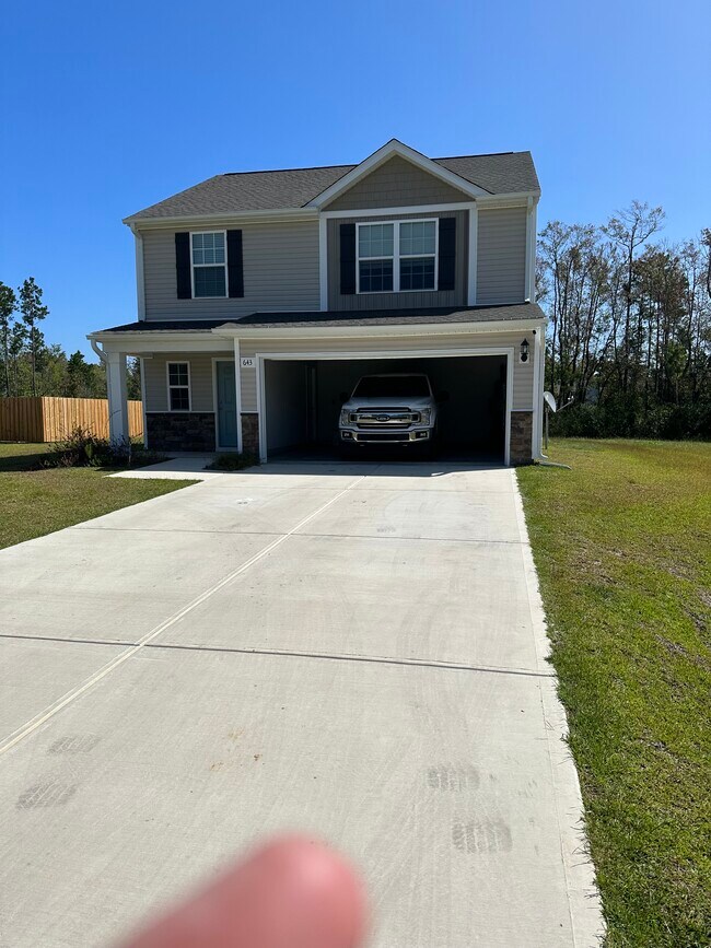 Primary Photo - 643 Poppleton Dr