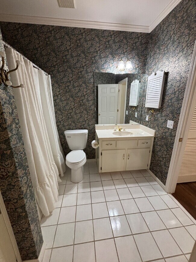 Building Photo - 39 Williamsburg Pl