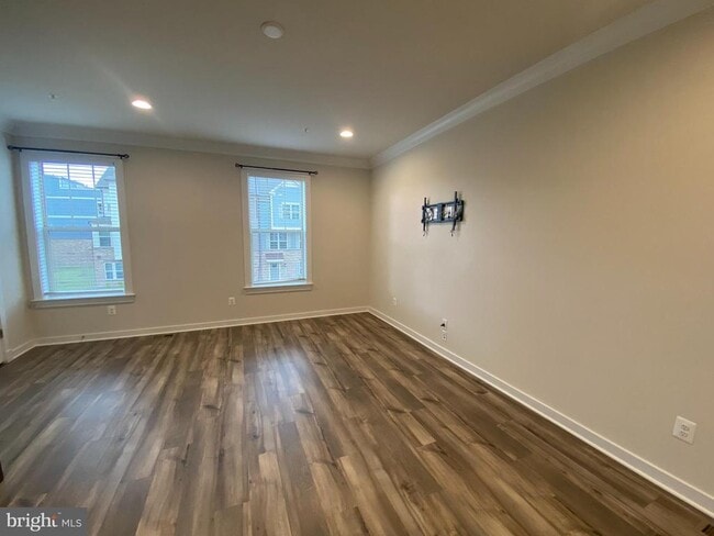 Building Photo - 8612 Shady Pines Dr