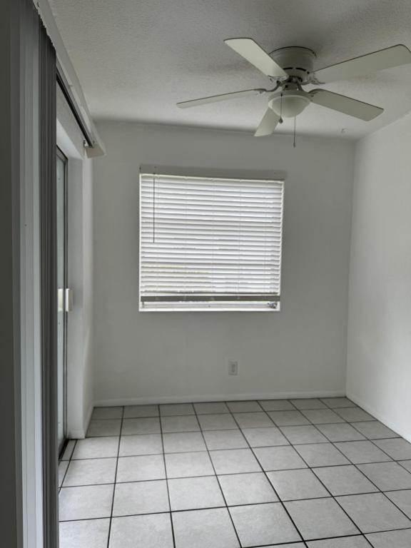 Building Photo - 4121 NE 22nd Ave