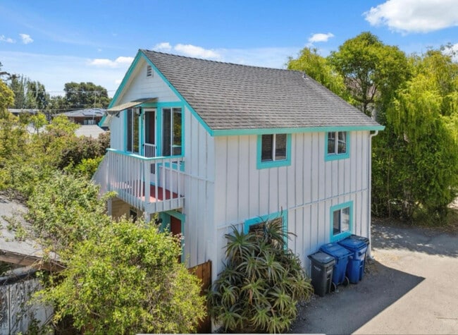 Building Photo - 403 13th Ave