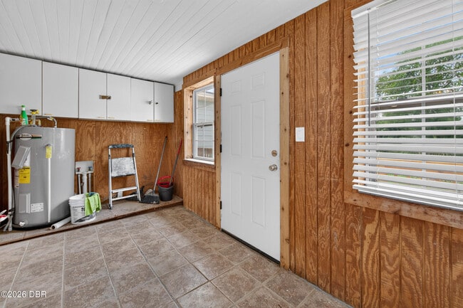 Building Photo - 398 Golf Blvd