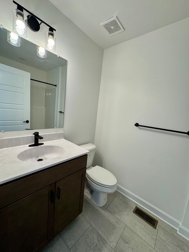 Building Photo - Brand New  END UNIT Townhouse For Rent in ...