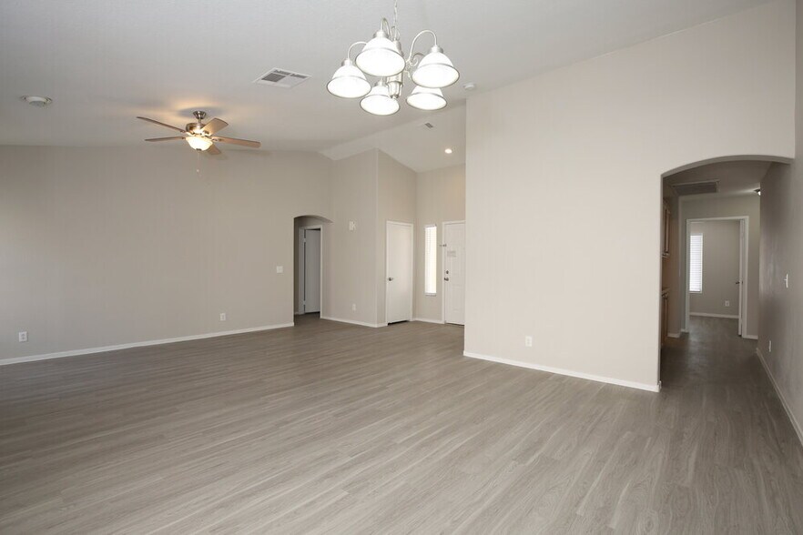 Building Photo - 430 Don Pedro Cir