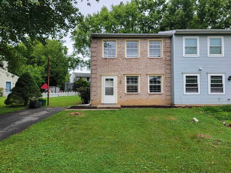 Primary Photo - 1008 Williamsburg Rd