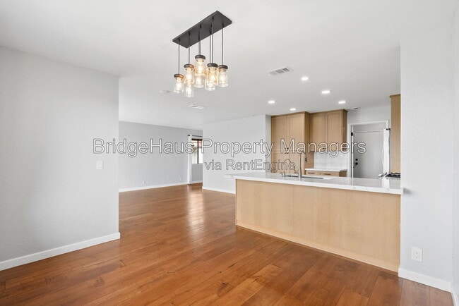 Building Photo - 6531 Corte Valdez