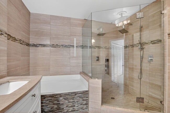 Building Photo - 6769 Montego Bay Blvd