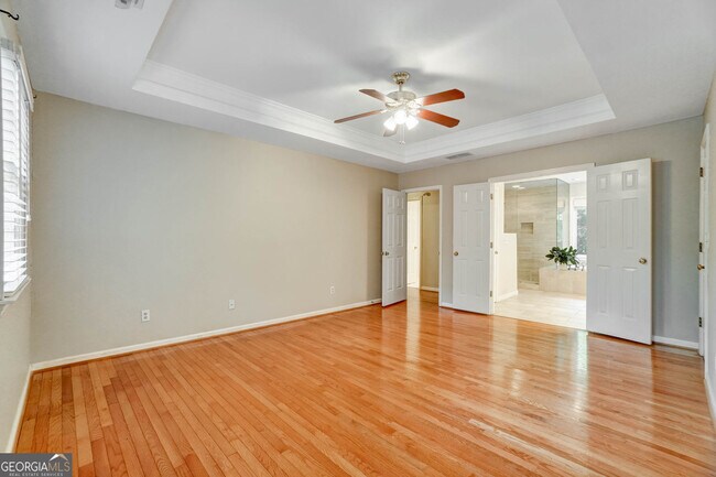 Building Photo - 295 Oakmere Rd