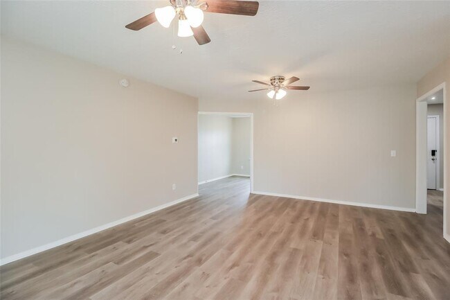 Building Photo - 4207 N Reeder Ave