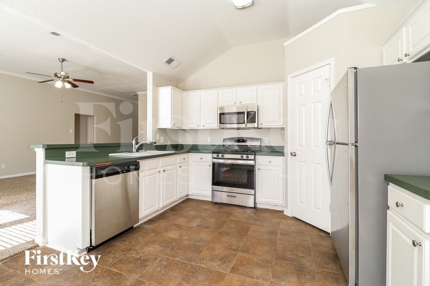 Building Photo - 614 Jamie Ln