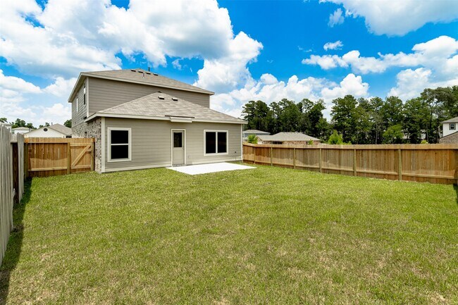 Building Photo - 8205 Red Spruce St