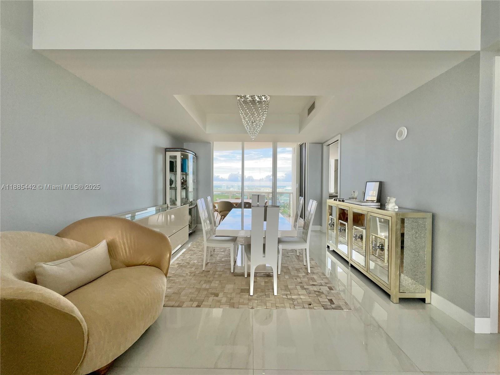 Building Photo - 15901 Collins Ave