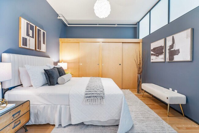 Building Photo - Elizabeth Lofts - 7th floor north facing p...
